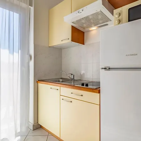 Rok 7 By Interhome Apartamento Pula