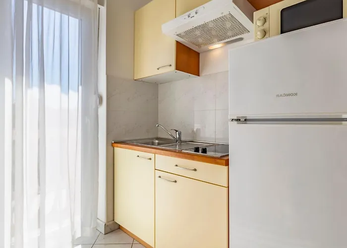 Rok 7 By Interhome 아파트 풀라